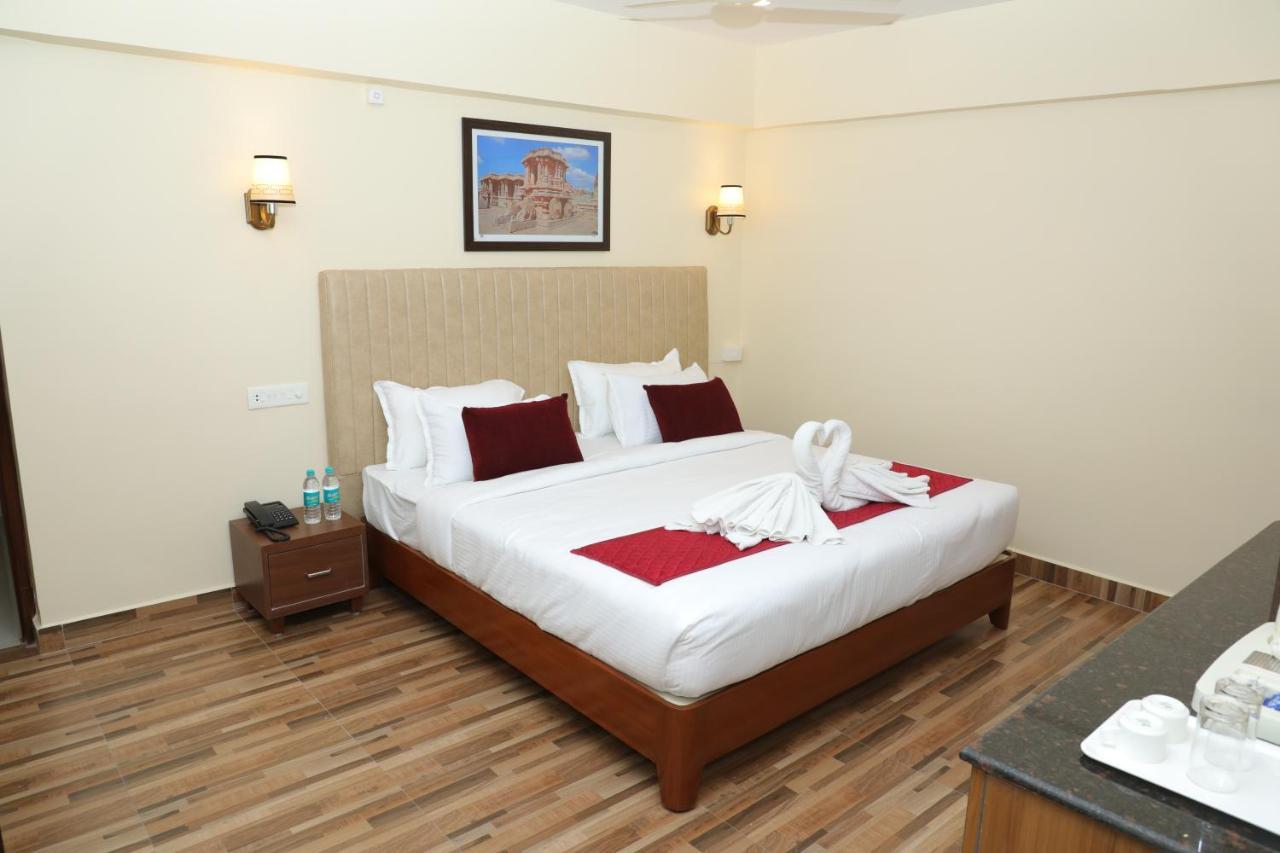 Gadiraju Palace Convention Centre & Hotel Visakhapatnam Exterior photo