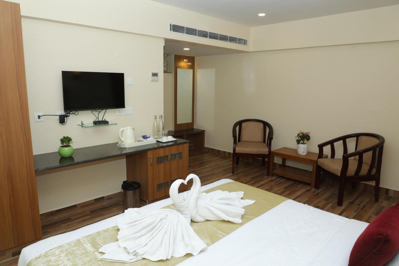 Gadiraju Palace Convention Centre & Hotel Visakhapatnam Exterior photo