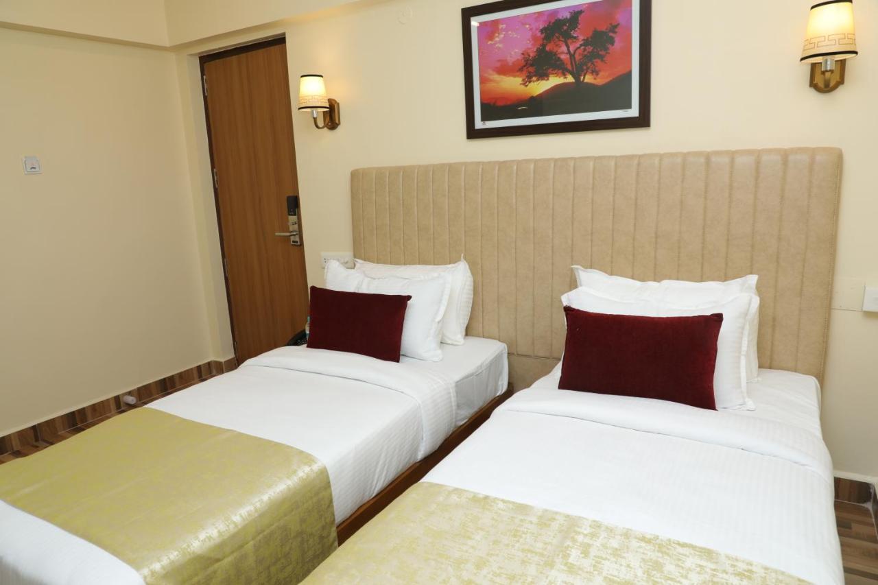 Gadiraju Palace Convention Centre & Hotel Visakhapatnam Exterior photo