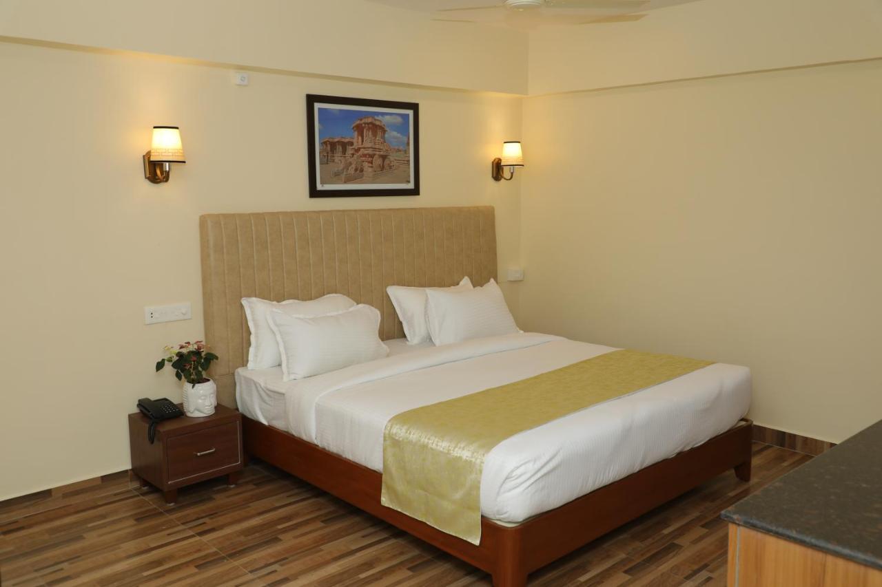 Gadiraju Palace Convention Centre & Hotel Visakhapatnam Exterior photo