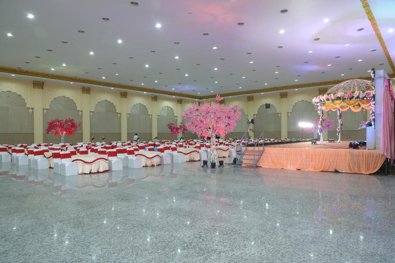 Gadiraju Palace Convention Centre & Hotel Visakhapatnam Exterior photo