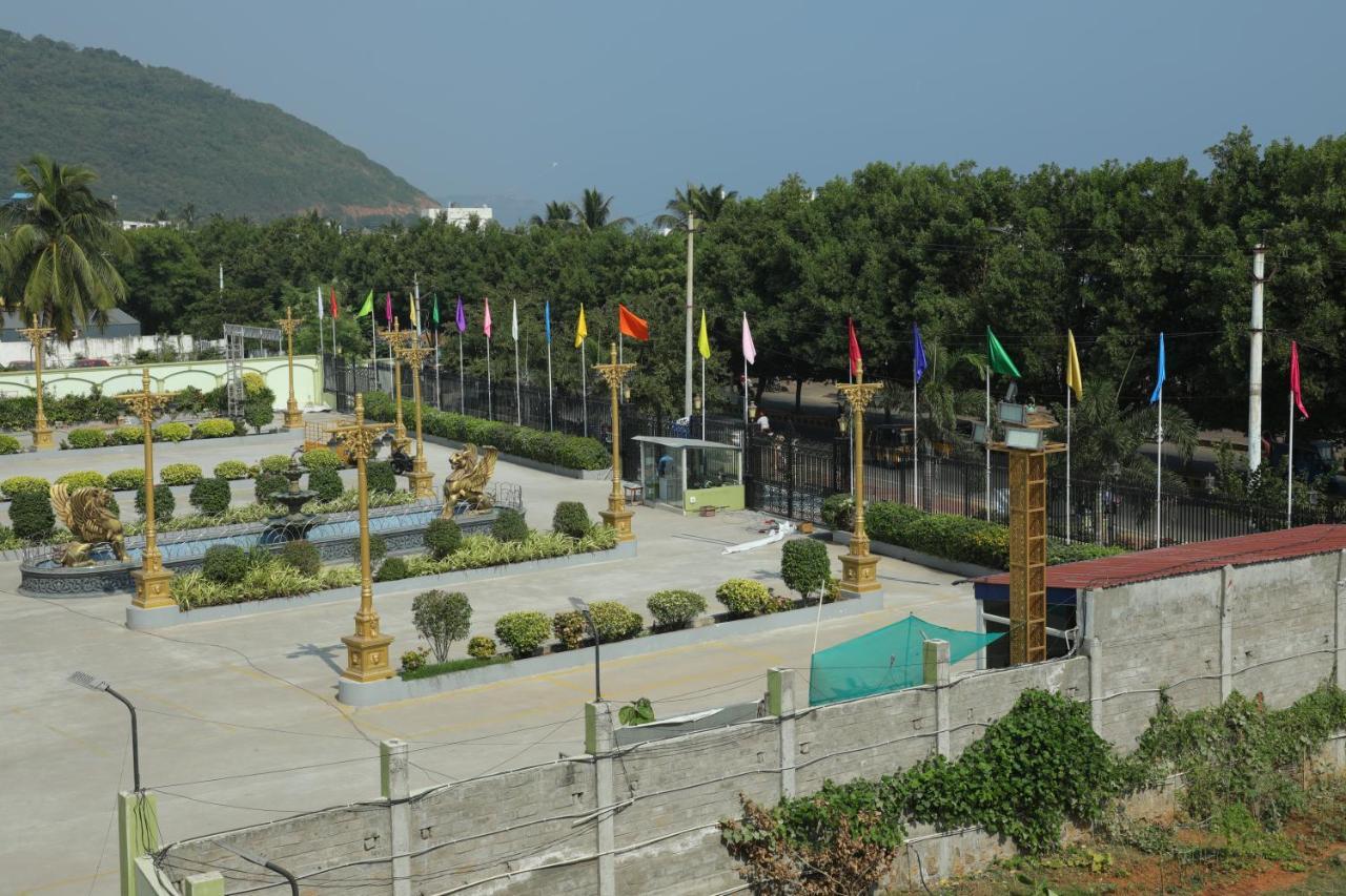 Gadiraju Palace Convention Centre & Hotel Visakhapatnam Exterior photo