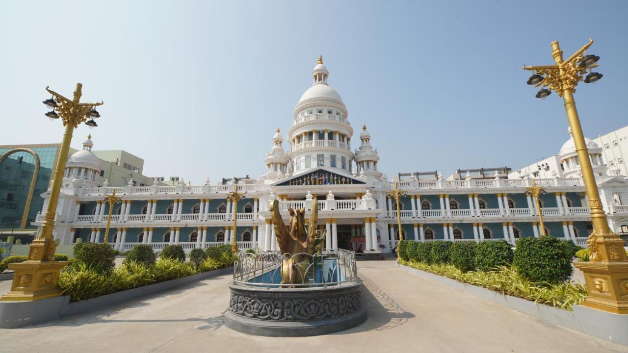 Gadiraju Palace Convention Centre & Hotel Visakhapatnam Exterior photo