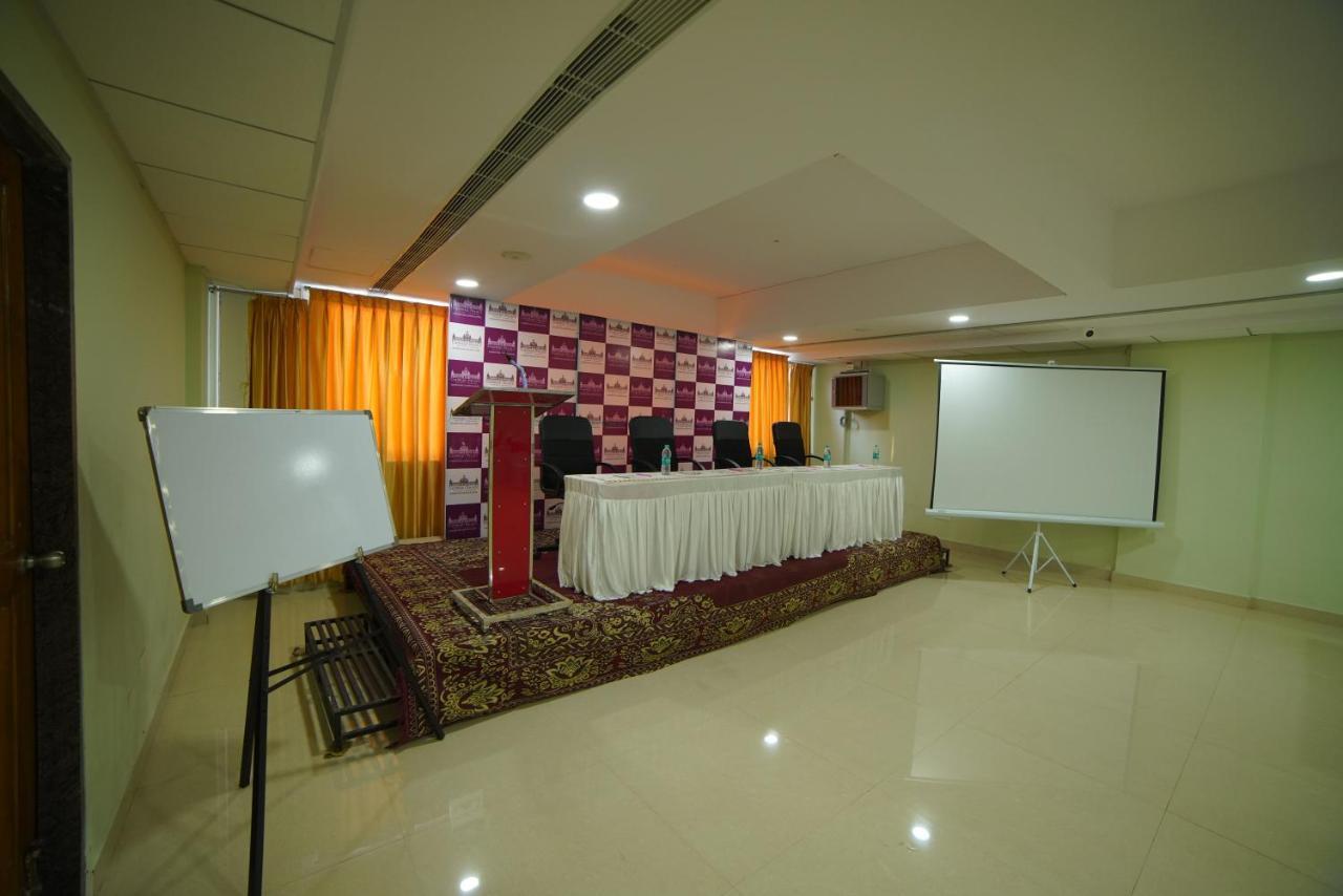 Gadiraju Palace Convention Centre & Hotel Visakhapatnam Exterior photo